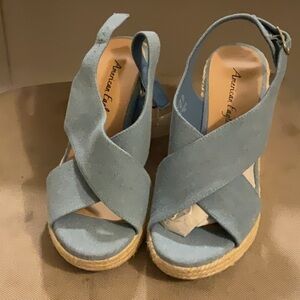 Brand new blue wedge heels with knitted wedge size 8.5 Women